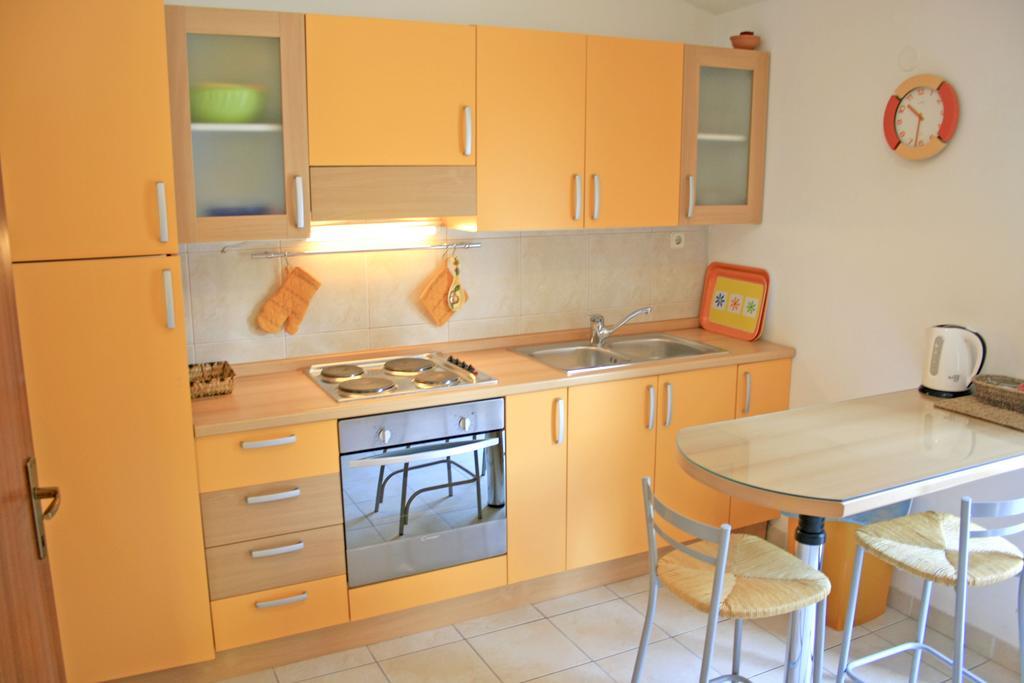 Apartments Villa Zvonimir Slatine Zimmer foto